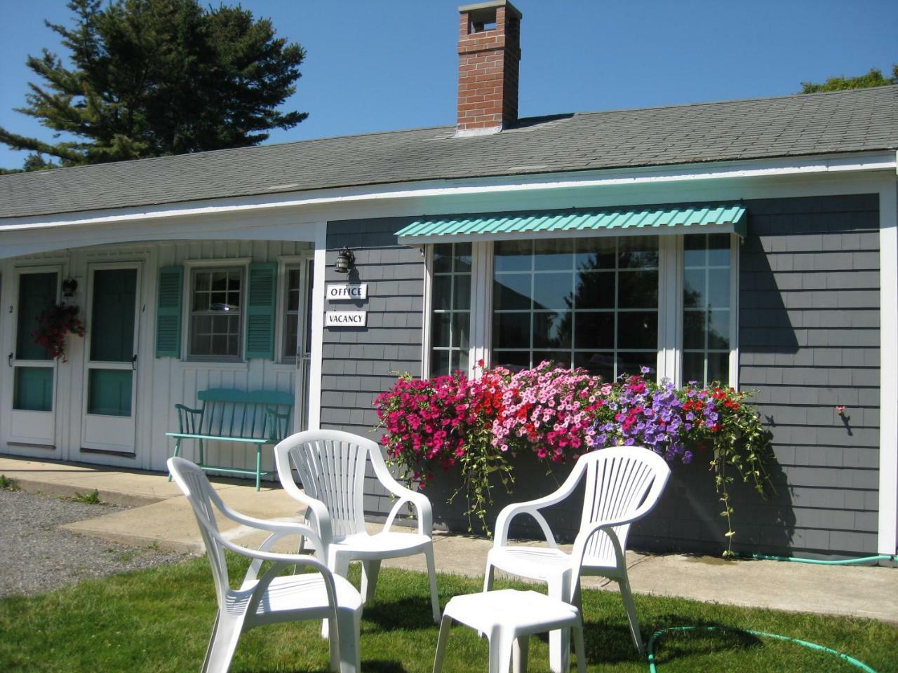 Mid-Town Motel Boothbay Harbor Bagian luar foto